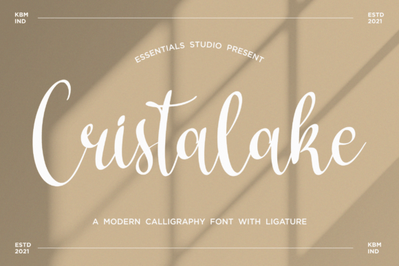 Cristalake: A Elegant Handwritten Font